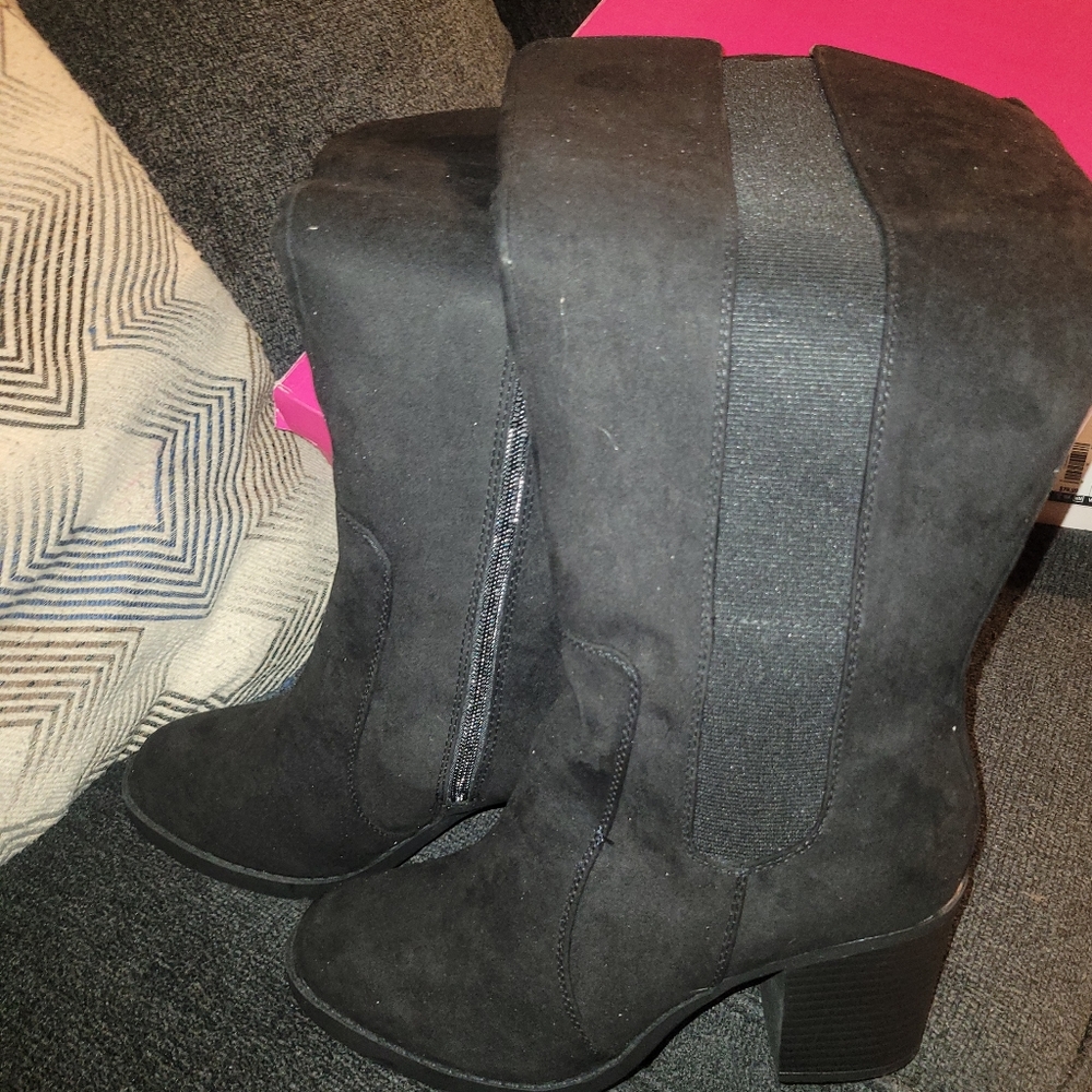 Super Cute SO Heeled Boots Nsver Worn